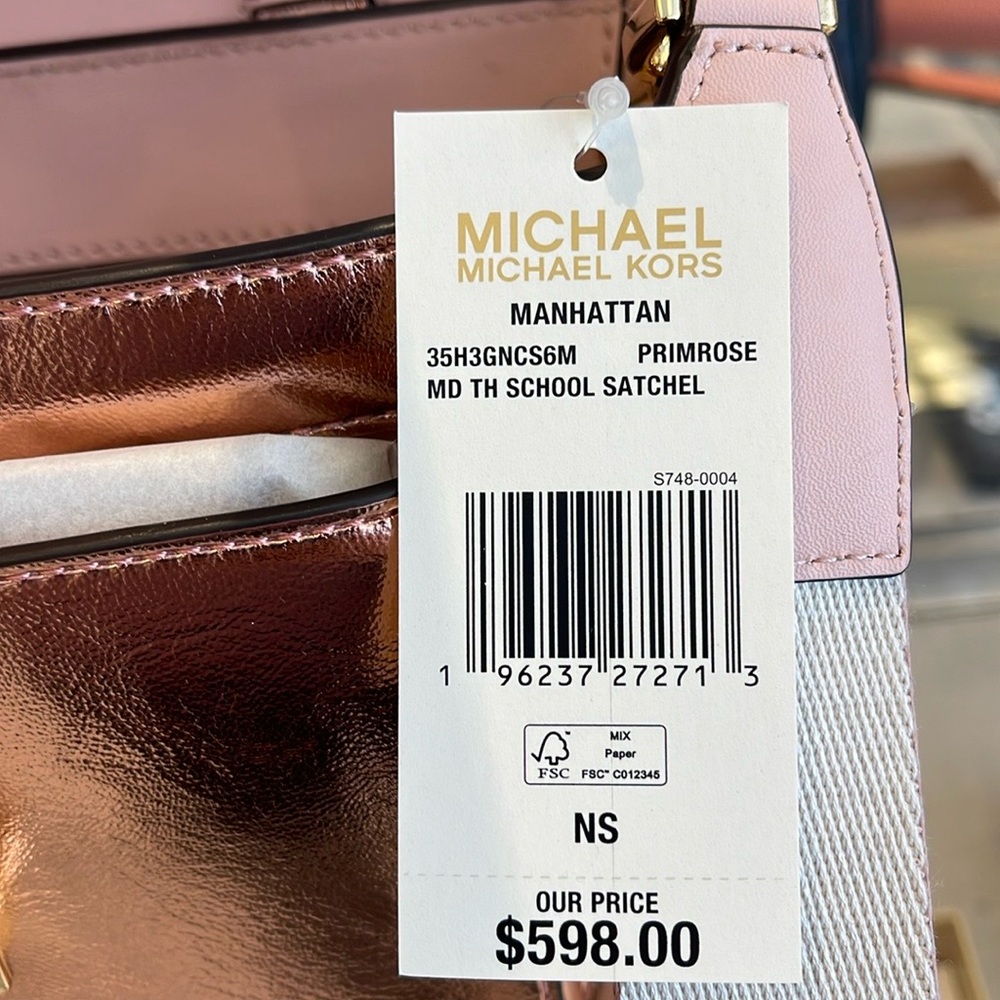 MICHAEL KORS
Manhattan Medium TH SCHOOL Crackled Metallic Leather SATCHEL
NWT - Picture 6 of 16